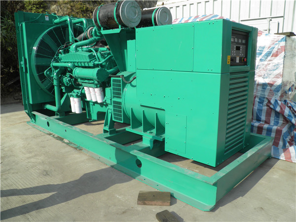 登封出租发电机 发电机组厂家：柴油发电机组的控制屏的作用是什么？